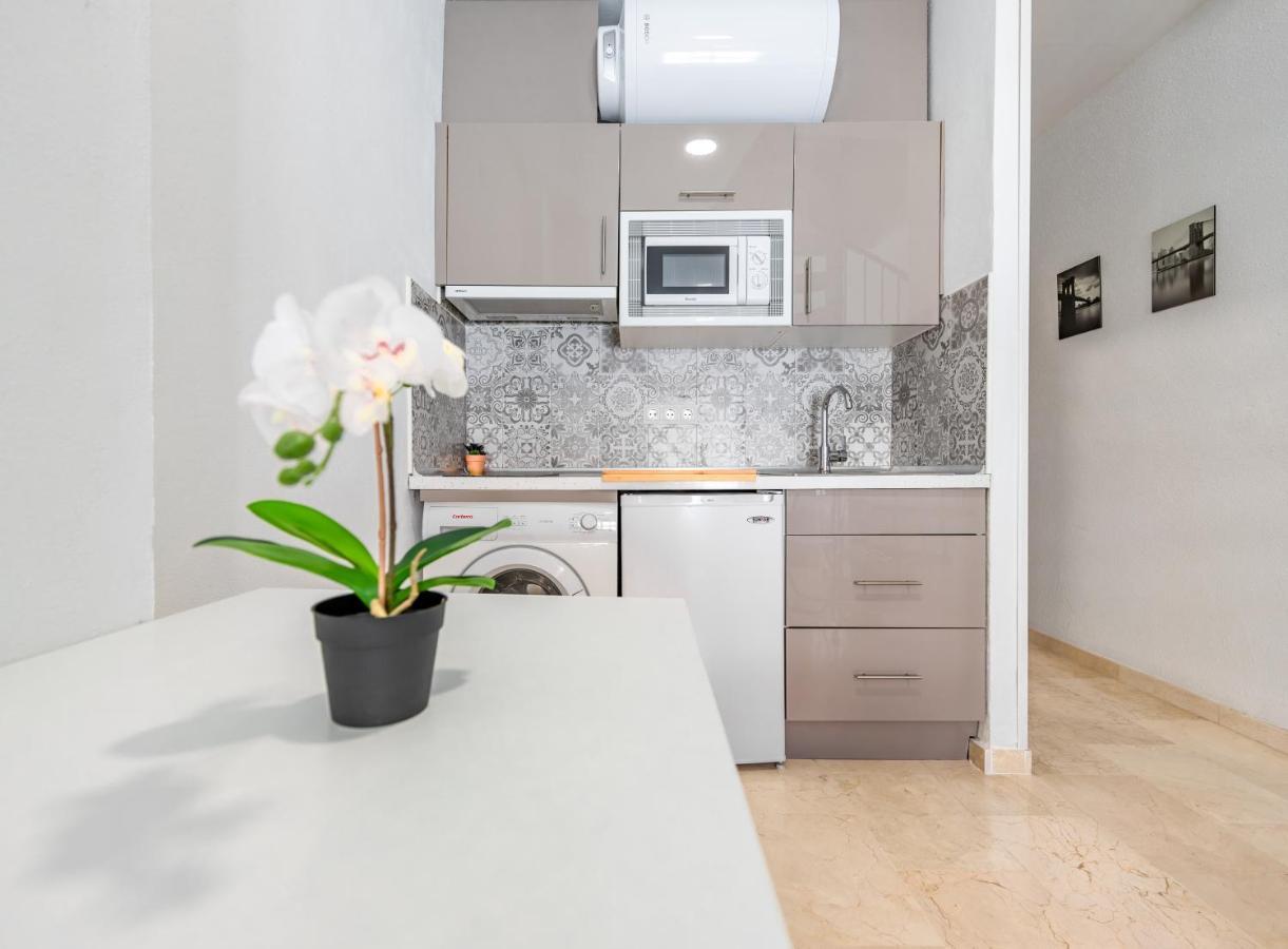 Private Rooftop & Elegant Studio - Center By Rems Malaga Exterior photo